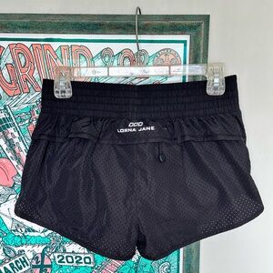 Lorna Jane Black Inner Lined Zip Pocket Reflective Run Gym Women’s Shorts Size S